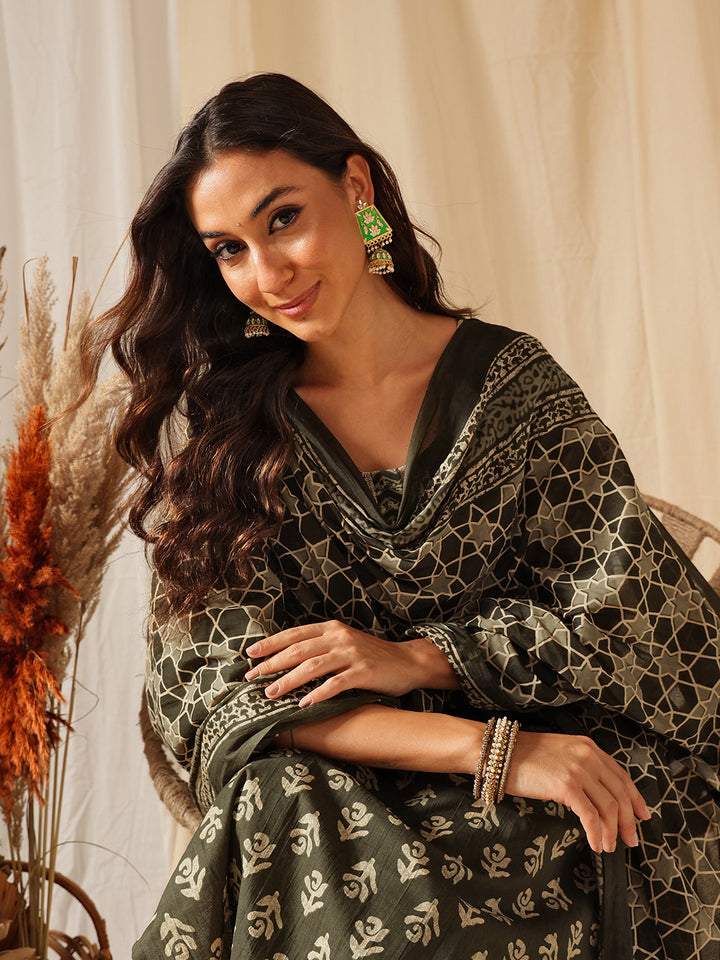 Green Ethnic Motif Printed Cotton Suit Set