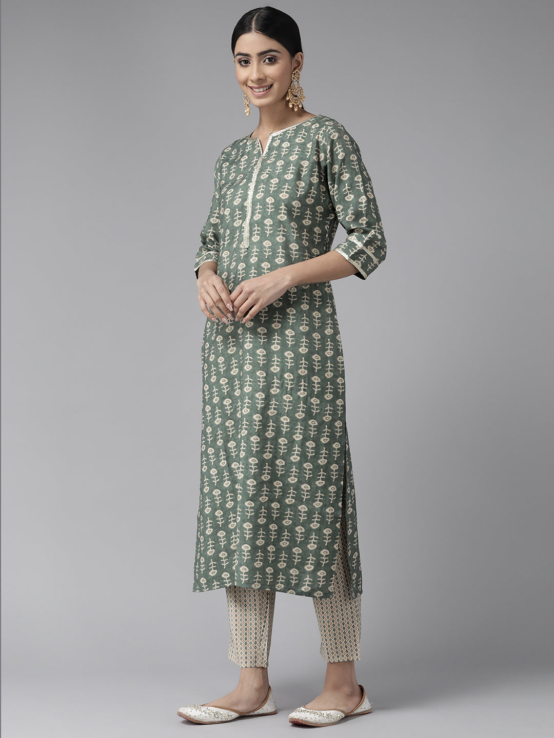 Green Ethnic Motifs Printed Chanderi Silk Suit Set